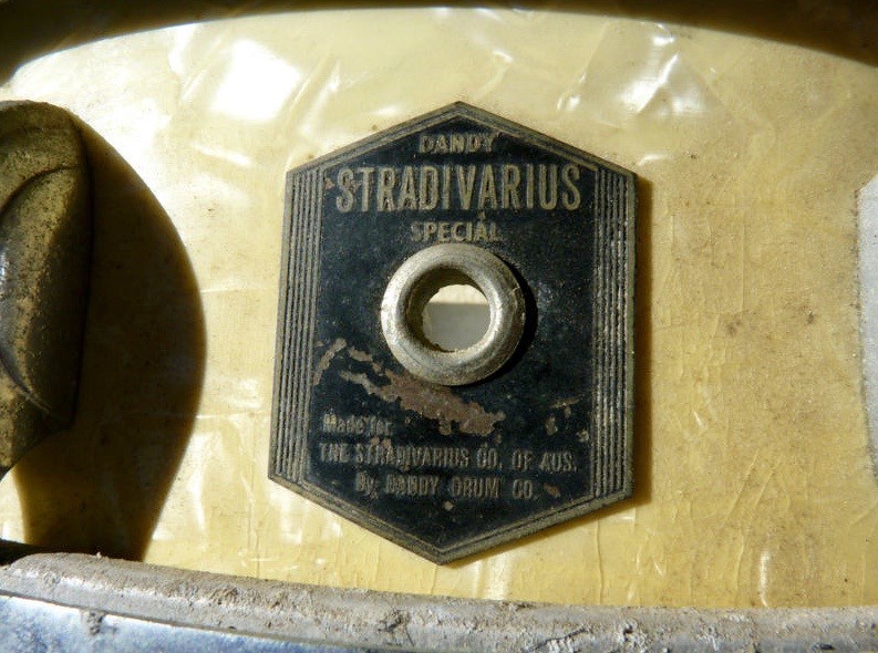Dandy Stradivarius badge